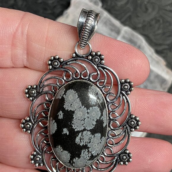Snowflake Obsidian Floral Pendant Stone Crystal Jewelry - Picture 6 of 7